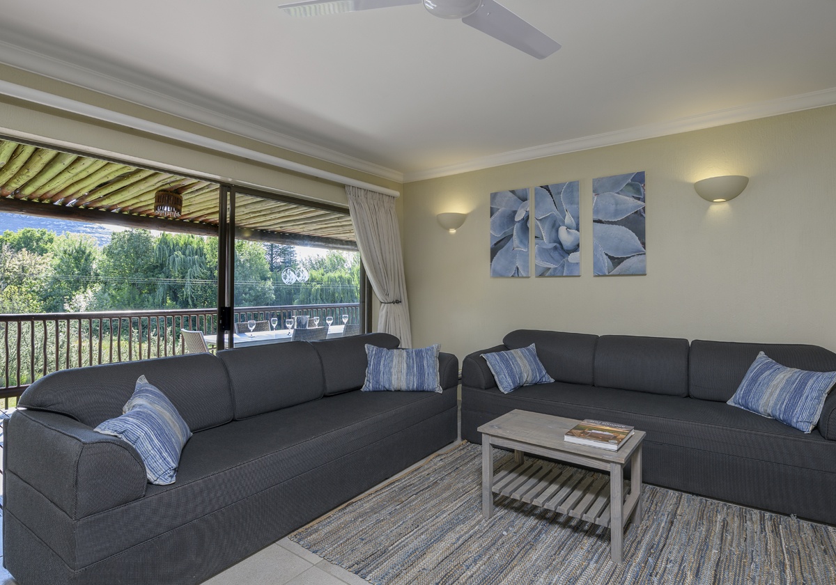 Kiara Lodge Luxury Unit Lounge Drakensberg